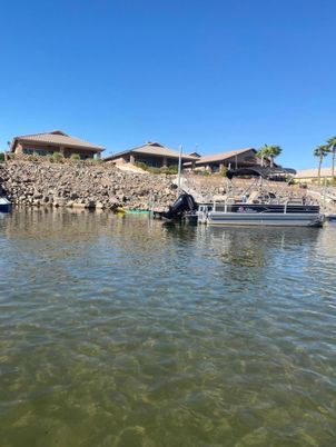 Exterior, Lake