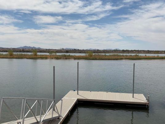 Exterior, Lake