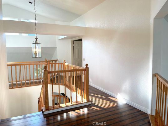 Interior, Pendant Lights, Wood Texture Flooring