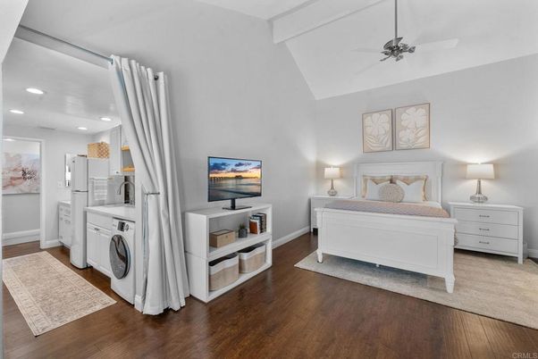 Bedroom, Interior, Recessed Lighting, Washer, Wood Texture Flooring