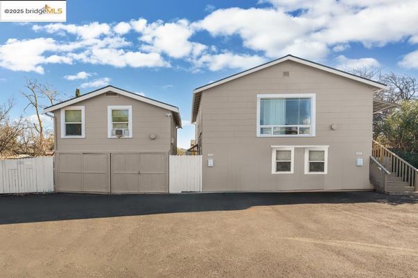 Attached, Exterior, Facade, Raised Ranch