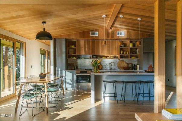 Dining room, Interior, Kitchen, Pendant Lights, Stainless Steel Appliances, Wooden Beams, Wooden Ceilings, Wood Texture Flooring