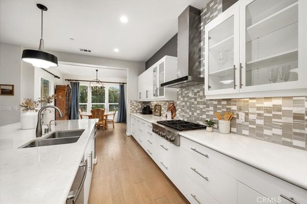 Dining room, Interior, Kitchen, Pendant Lights, Recessed Lighting, Wood Texture Flooring