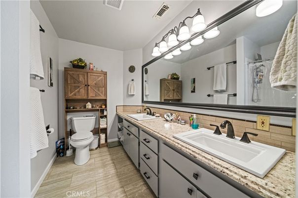 Bathroom, Dual Sink Vanities, Interior