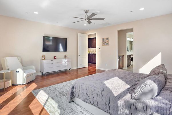 Bedroom, Interior, Recessed Lighting, Wood Texture Flooring