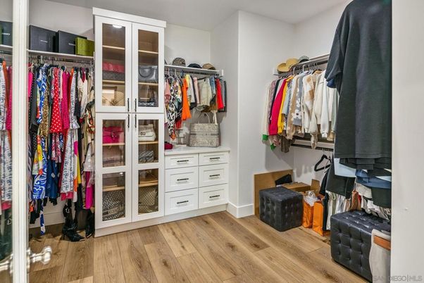 Interior, Walk-in Closets, Wood Texture Flooring