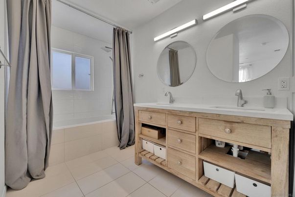 Bathroom, Dual Sink Vanities, Interior