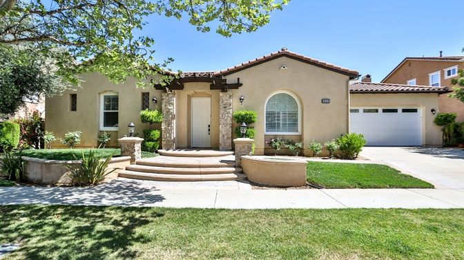 Attached, Exterior, Facade, Spanish Mediterranean