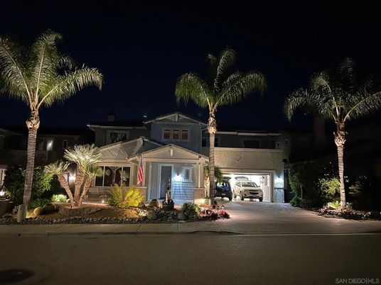 Attached, Exterior, Facade, American Craftsman