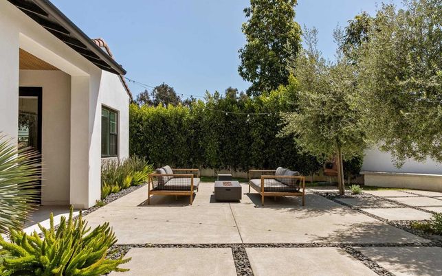 Backyard, Exterior