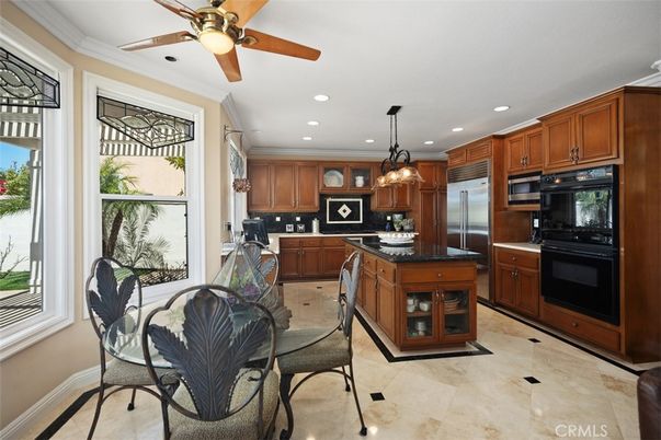 Dining room, Interior, Kitchen, Pendant Lights, Recessed Lighting, Stainless Steel Appliances