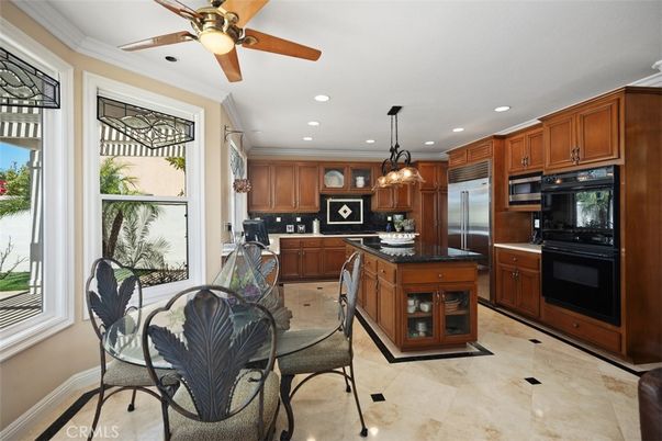 Dining room, Interior, Kitchen, Pendant Lights, Recessed Lighting, Stainless Steel Appliances