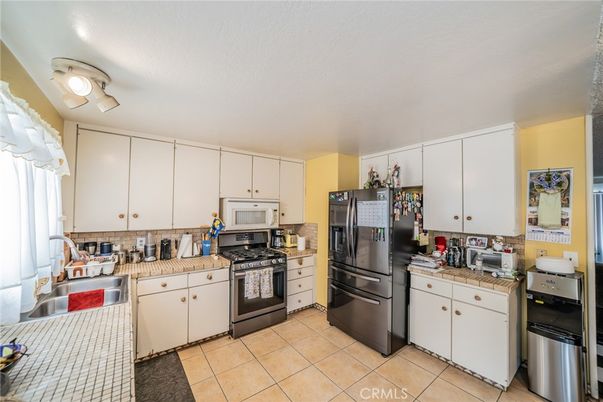 Interior, Kitchen, Tile Countertops