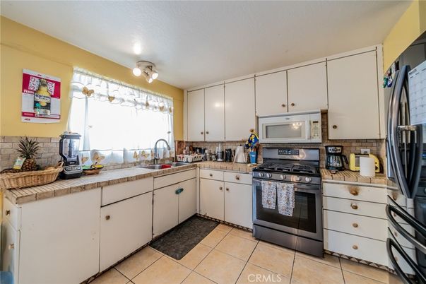 Interior, Kitchen, Tile Countertops