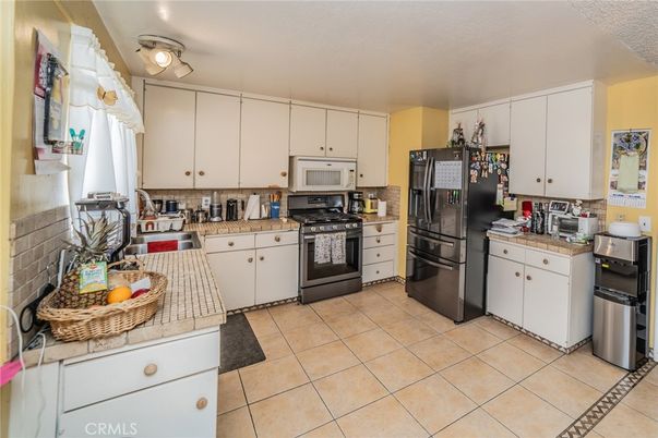 Interior, Kitchen, Tile Countertops