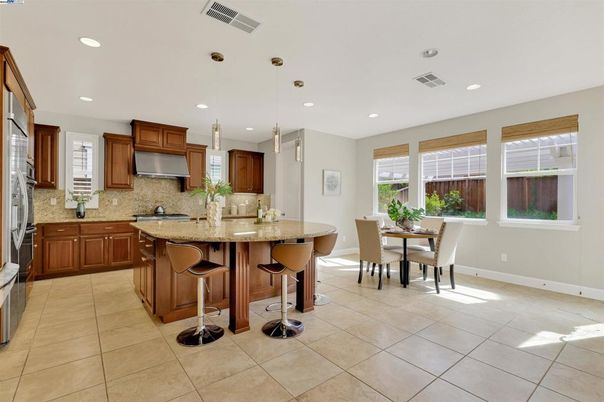 Dining room, Interior, Kitchen, Pendant Lights, Recessed Lighting, Stainless Steel Appliances