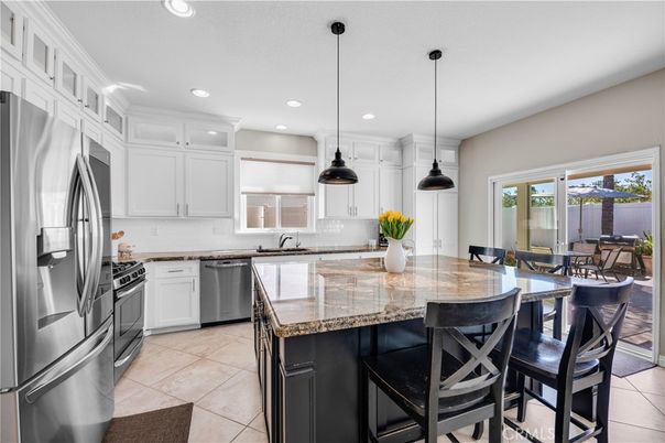 Dining room, Interior, Kitchen, Pendant Lights, Recessed Lighting, Stainless Steel Appliances