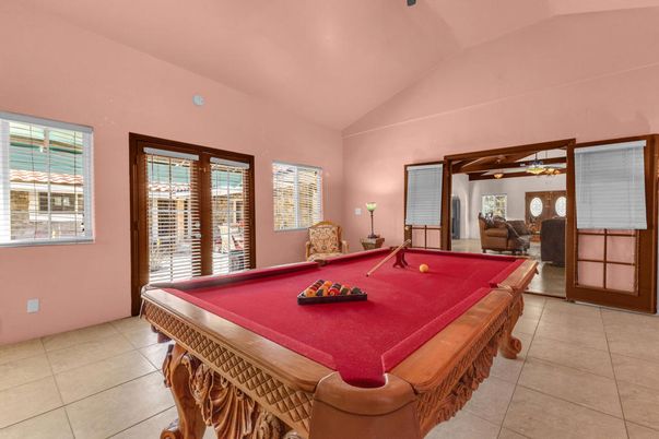 Billiard Table, Game Room, Interior