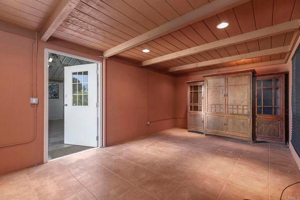 Empty room, Interior, Recessed Lighting, Wooden Beams, Wooden Ceilings
