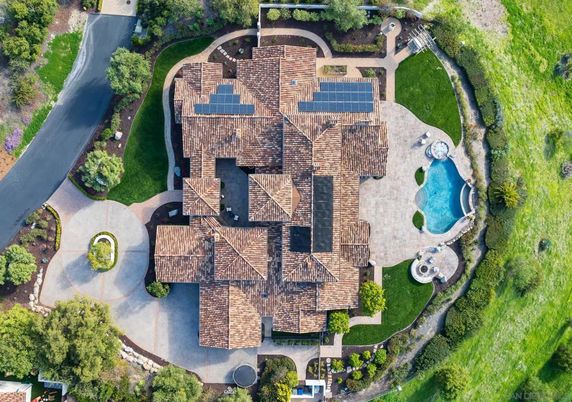 Exterior, Drone