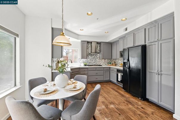 Dining room, Interior, Kitchen, Pendant Lights, Recessed Lighting, Wood Texture Flooring