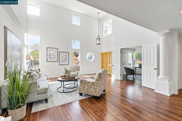 Interior, Living room, Pendant Lights, Recessed Lighting, Wood Texture Flooring
