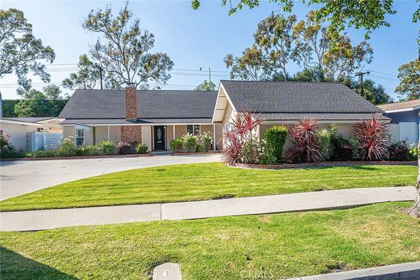 Backyard, Exterior, Facade, Ranch