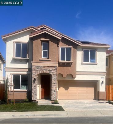 Attached, Exterior, Facade, Mediterranean