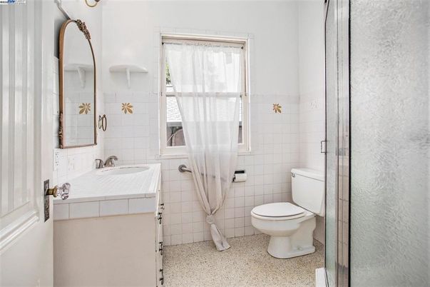 Bathroom, Interior, Tile Countertops