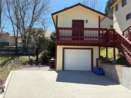 Detached Garage, Exterior