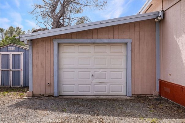 Detached Garage, Exterior