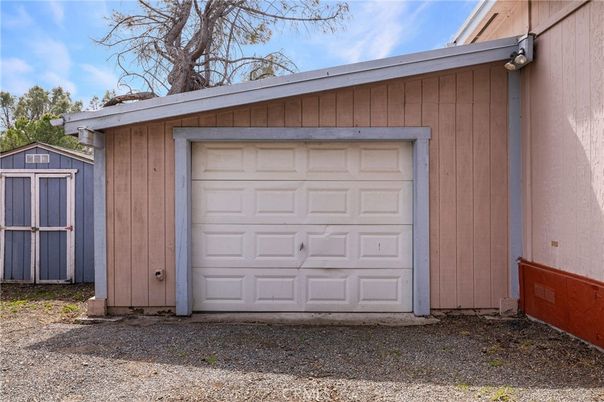 Detached Garage, Exterior
