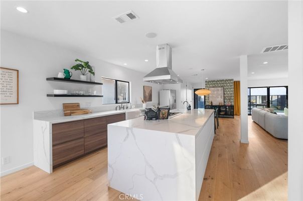 Dining room, Interior, Kitchen, Pendant Lights, Recessed Lighting, Wood Texture Flooring
