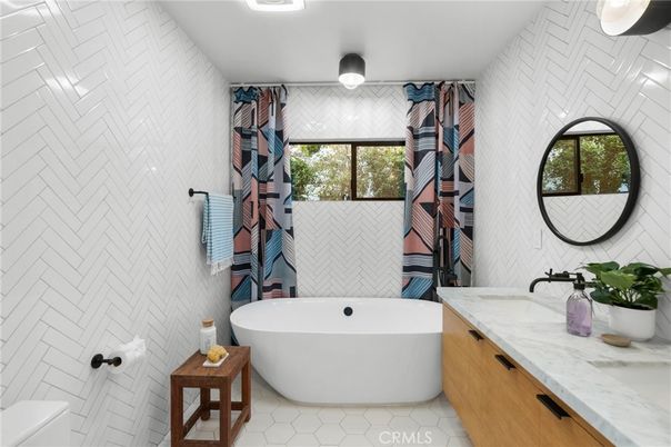 Bathroom, Free Standing Baths, Interior