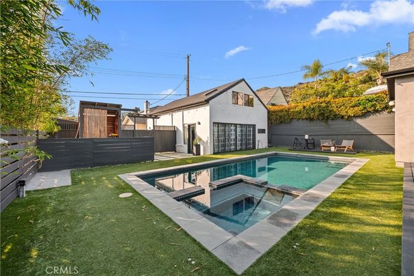 Exterior, Pool