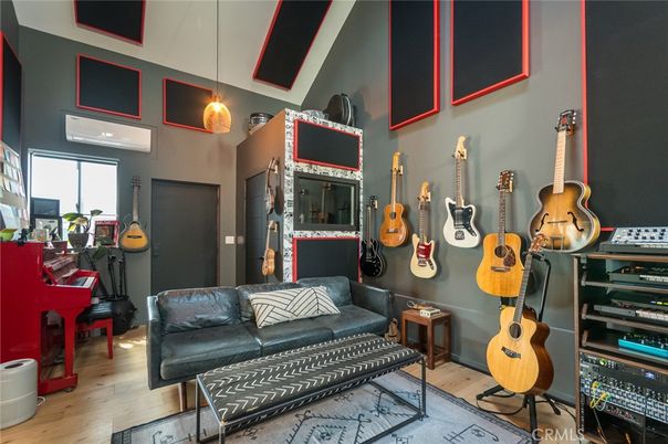 Interior, Living room, Pendant Lights, Piano, Wood Texture Flooring