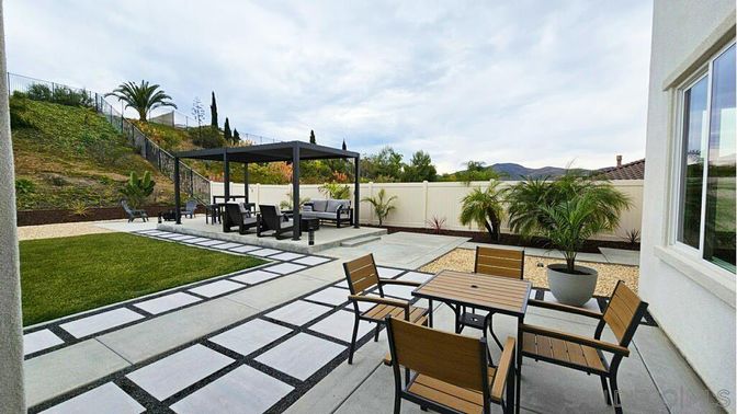 Backyard, Exterior