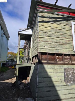 Exterior, Facade, None