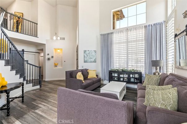Interior, Living room, Pendant Lights, Wood Texture Flooring