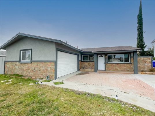 Attached, Exterior, Facade, Brick Facade, Ranch