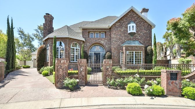 Exterior, Facade, Brick Facade, French Provincial
