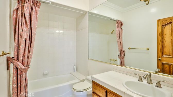 Bathroom, Interior, Tile Countertops