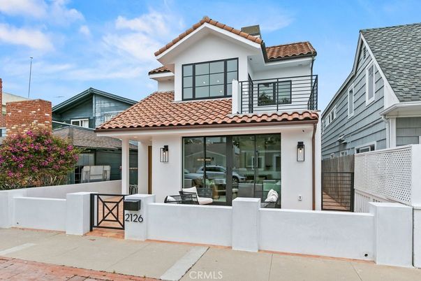 Exterior, Facade, Spanish Mediterranean
