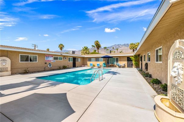 Exterior, Pool
