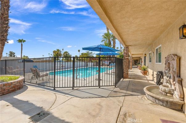 Exterior, Pool