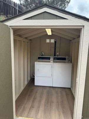 Exterior, Washer, Wood Texture Flooring