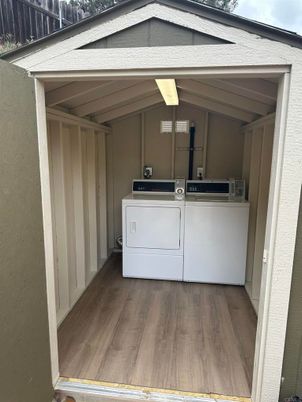 Exterior, Washer, Wood Texture Flooring