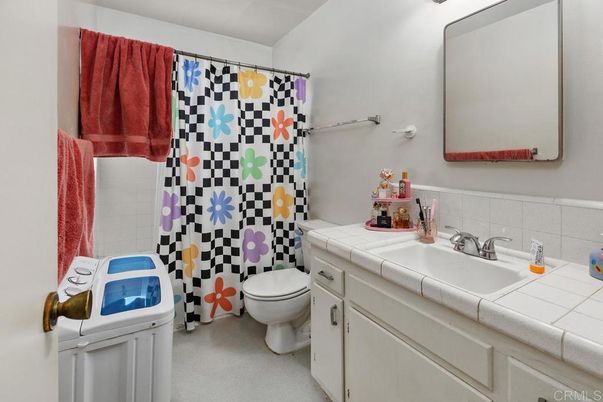 Bathroom, Interior, Tile Countertops