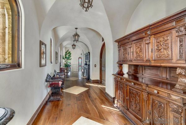 Chandelier, Interior, Wood Texture Flooring