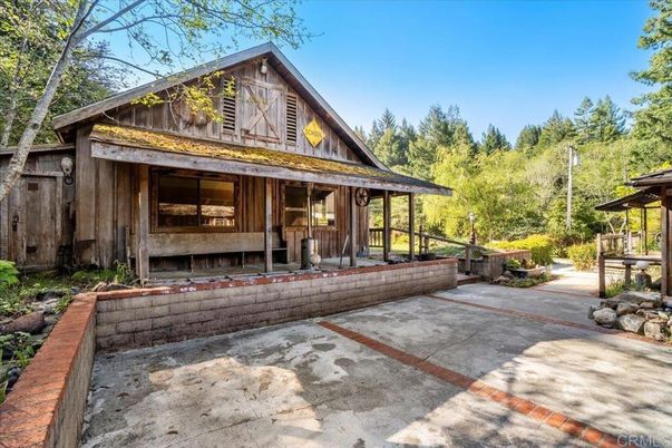 Backyard, Exterior, Facade, Log Home